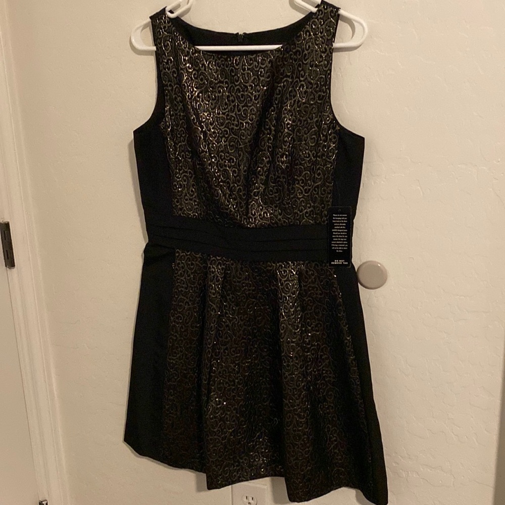 Great holiday dress!